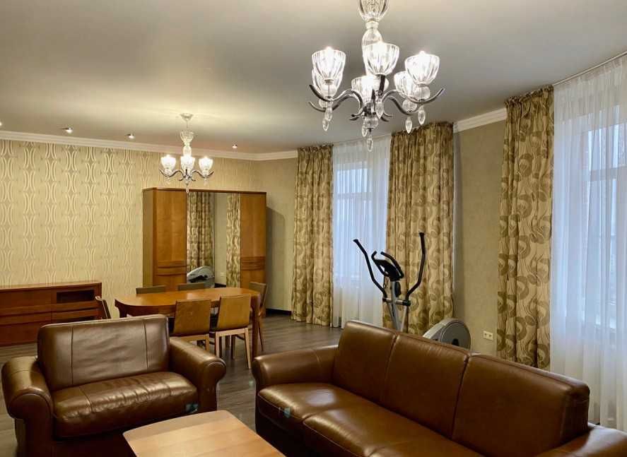 Без %. Центр. 3-кім. 140м2 м. Печерська. вул. Коновальця 36в