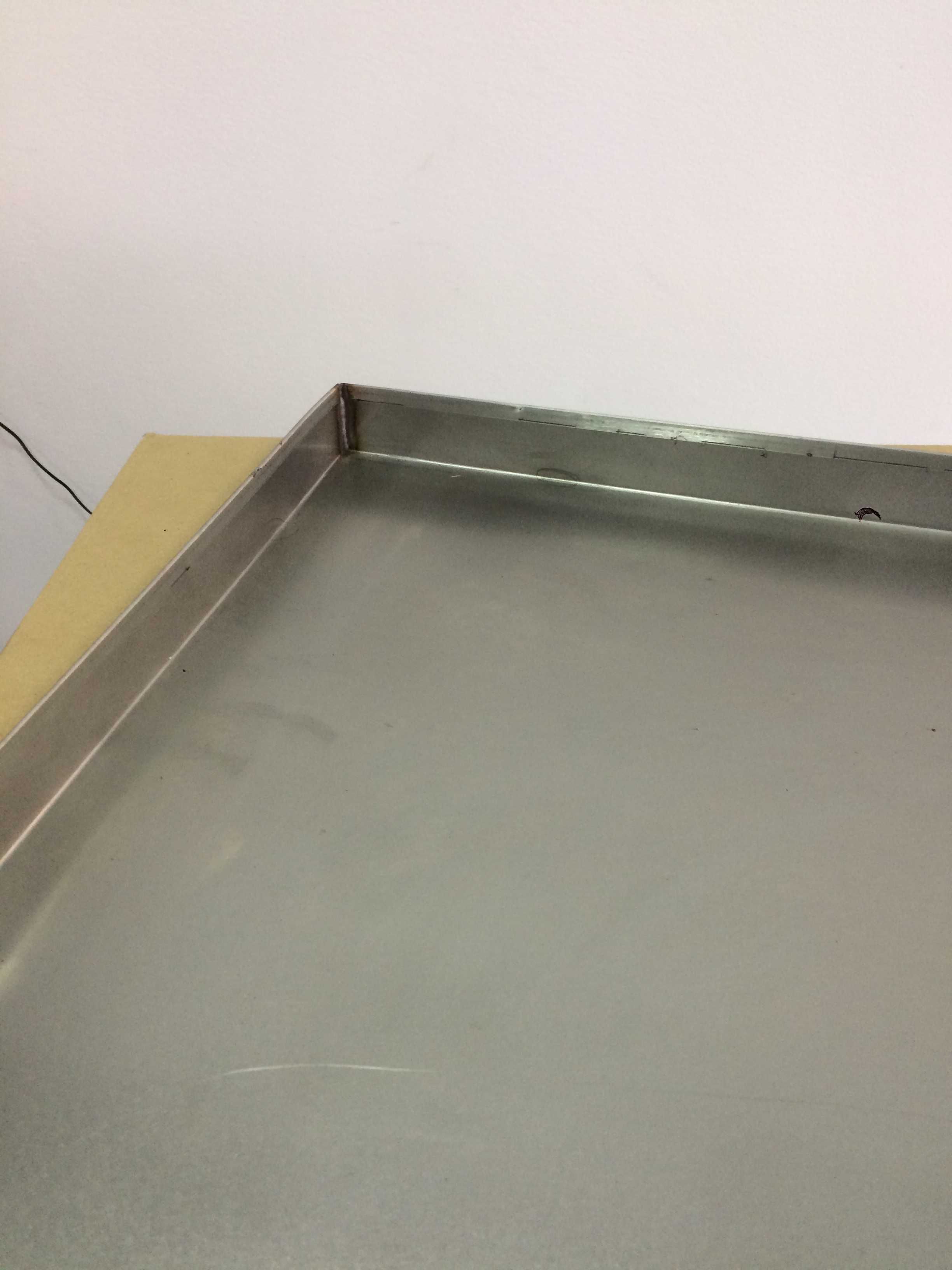 Tabuleiro em inox com 75x45 cm