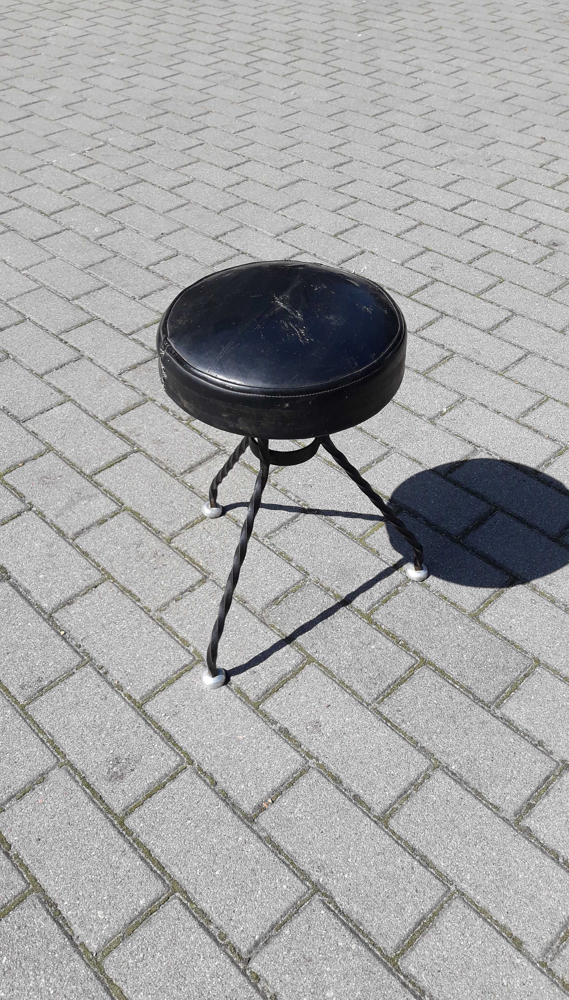 Ładny stary stylowy taboret metaloplastyka PRL lata 60 70