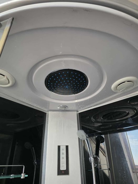 Kabina z hydromasażem i radiem