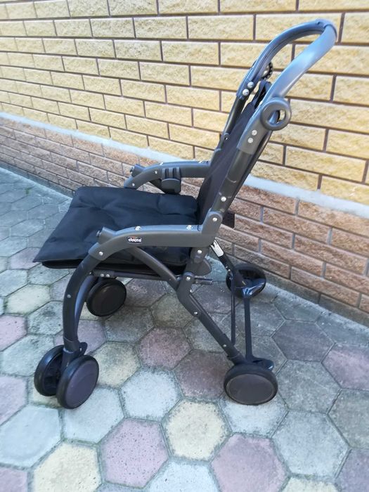 Инвалидная коляска Chicco детская сверхлегкая.