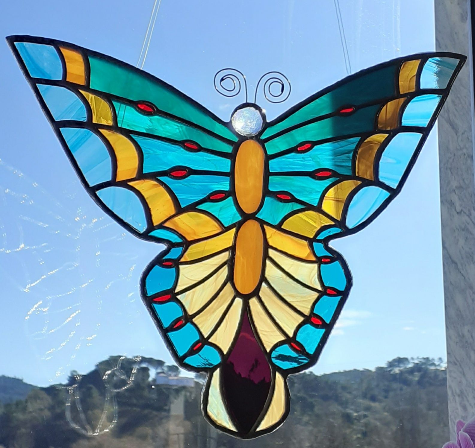 Borboleta em vitral. 24 cm