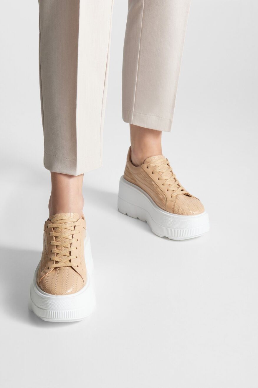 Skórzane sneakersy Badura. Rozmiar 39