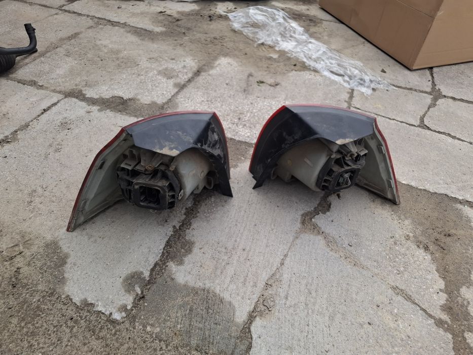 Lampy tył komplet volkswagen Golf 5 chatback