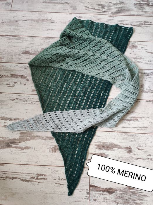Asymetryczna chusta merino merynos handmade