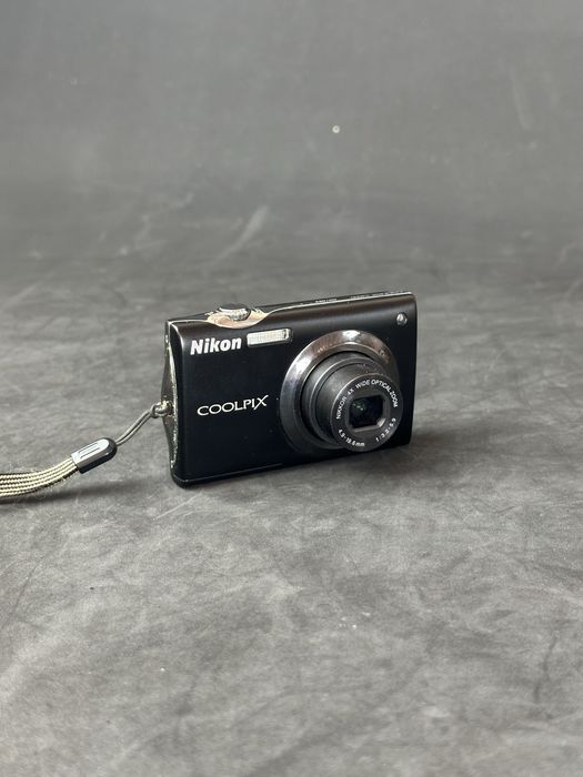 Цифровий фотоапарат Nikon Coolpix S4000