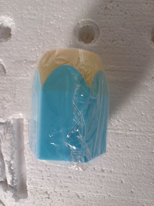 Pojemniki na ołówki i długopisy