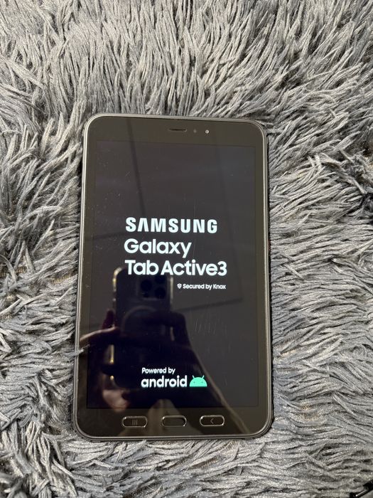 Планшет Samsung Galaxy Tab 3