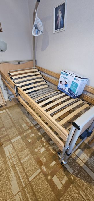 Łóżko rehabilitacyjne Luna Basic 2 firmy Vermeiren w stanie idealnym