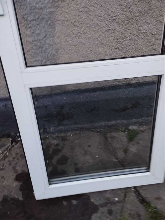 Металопластиковая дверь.2,10х72см(без основного стеклопакета).