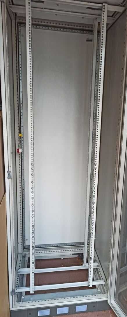 Szafa rack Rittal DK 7682 19" 47U
