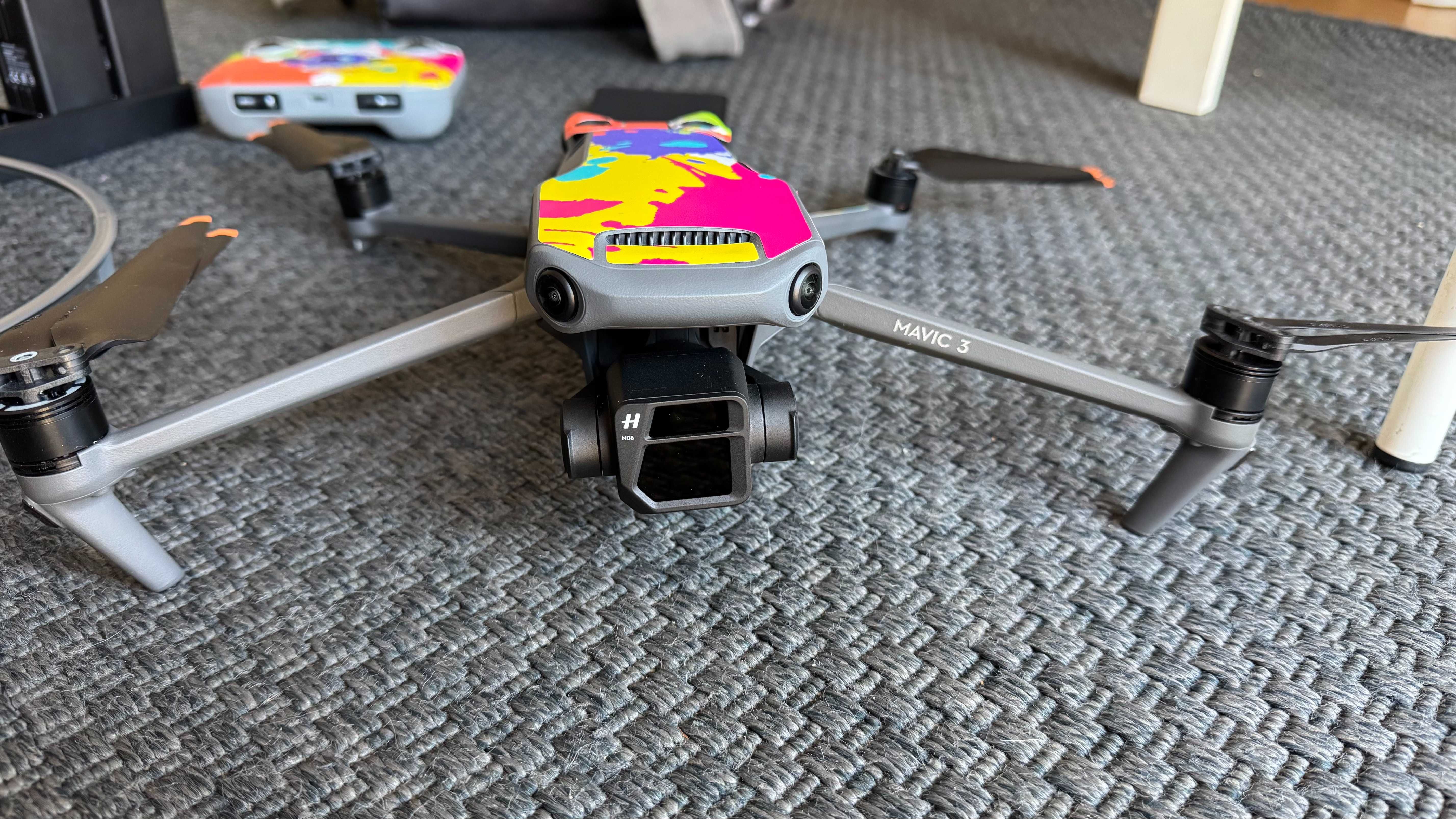 DJI Mavic 3 Pro Fly More Combo – como novo – 3 baterias, filtros ND