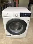 Пральна машина Electrolux PerfectCare800 Італія