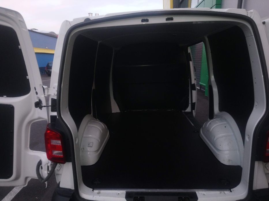 VW T6 L2H1 Zabezpieczenie paki auta tworzywem PCV