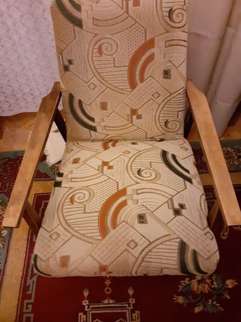 Fotel tapicerowany drewniany lata 70.