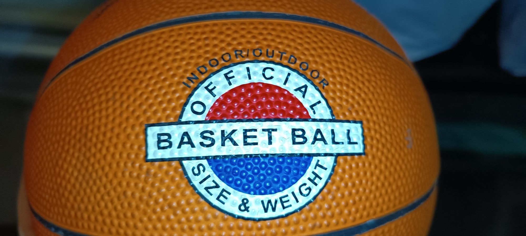 Tabela de basquetebol para crianças  com bola