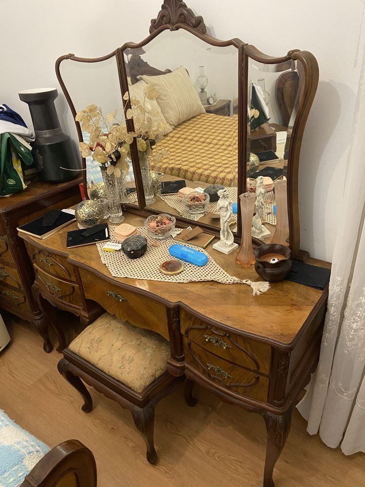 Mobilia de quarto antiga. Tudo 200€ sem colchao