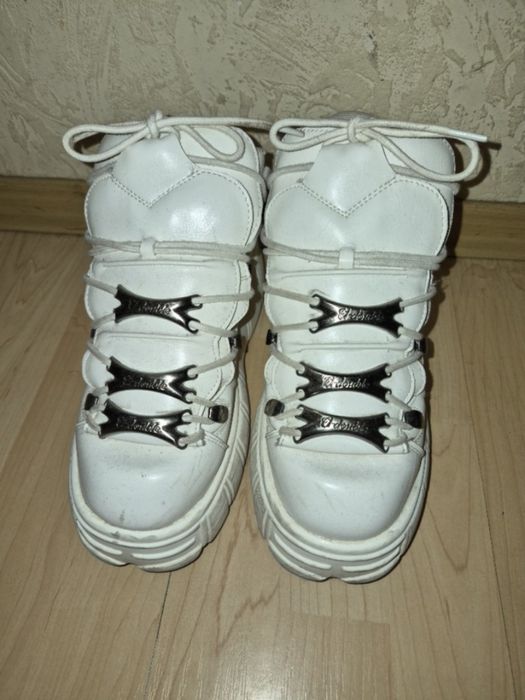 Нью рок панк взуття білого кольору