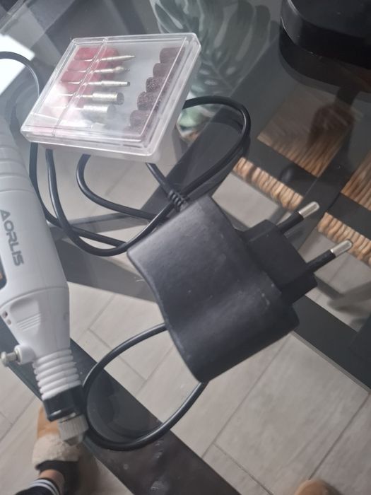 Caneta eletrica branca unhas
