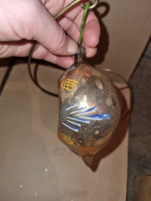 Stara bombka PRL wklęsła