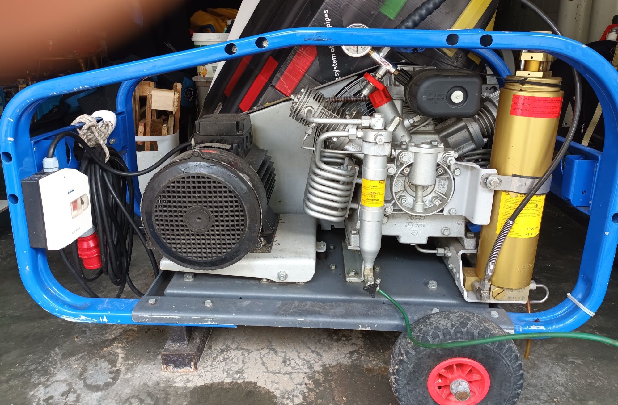 Compressor de mergulho Bauer 250