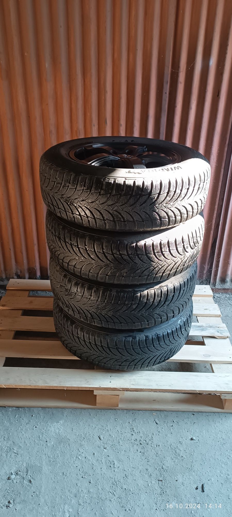 Felgi aluminiowe z oponami