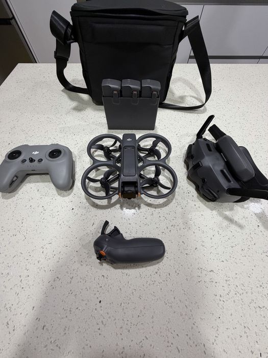 DJI Avata 2 Fly more combo (3 baterias) + DJI FPV remote controller 3