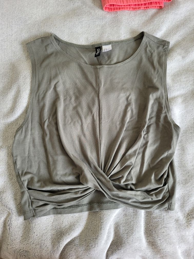 krótka koszulka rozmiar M z H&M