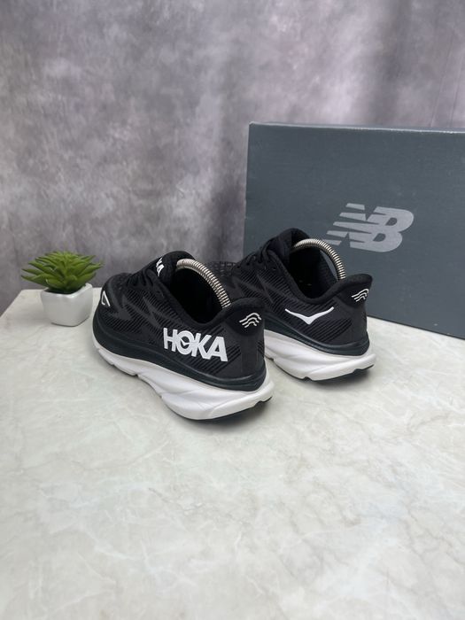 Кроссовки Hoka Clifton 9 Розміра 40 і 40.5 Original Взуття