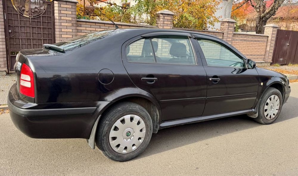 Автомобіль Skoda Octavia Tour 1.6 механіка 2007 рік 166 тис км пробіг