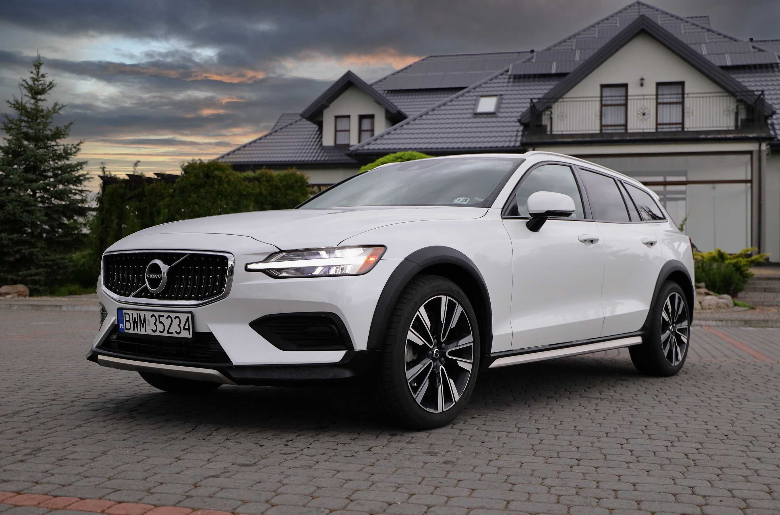VOLVO V60 Cross Country T5 2020