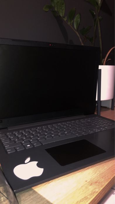 Laptop lenvo V130–15ikb