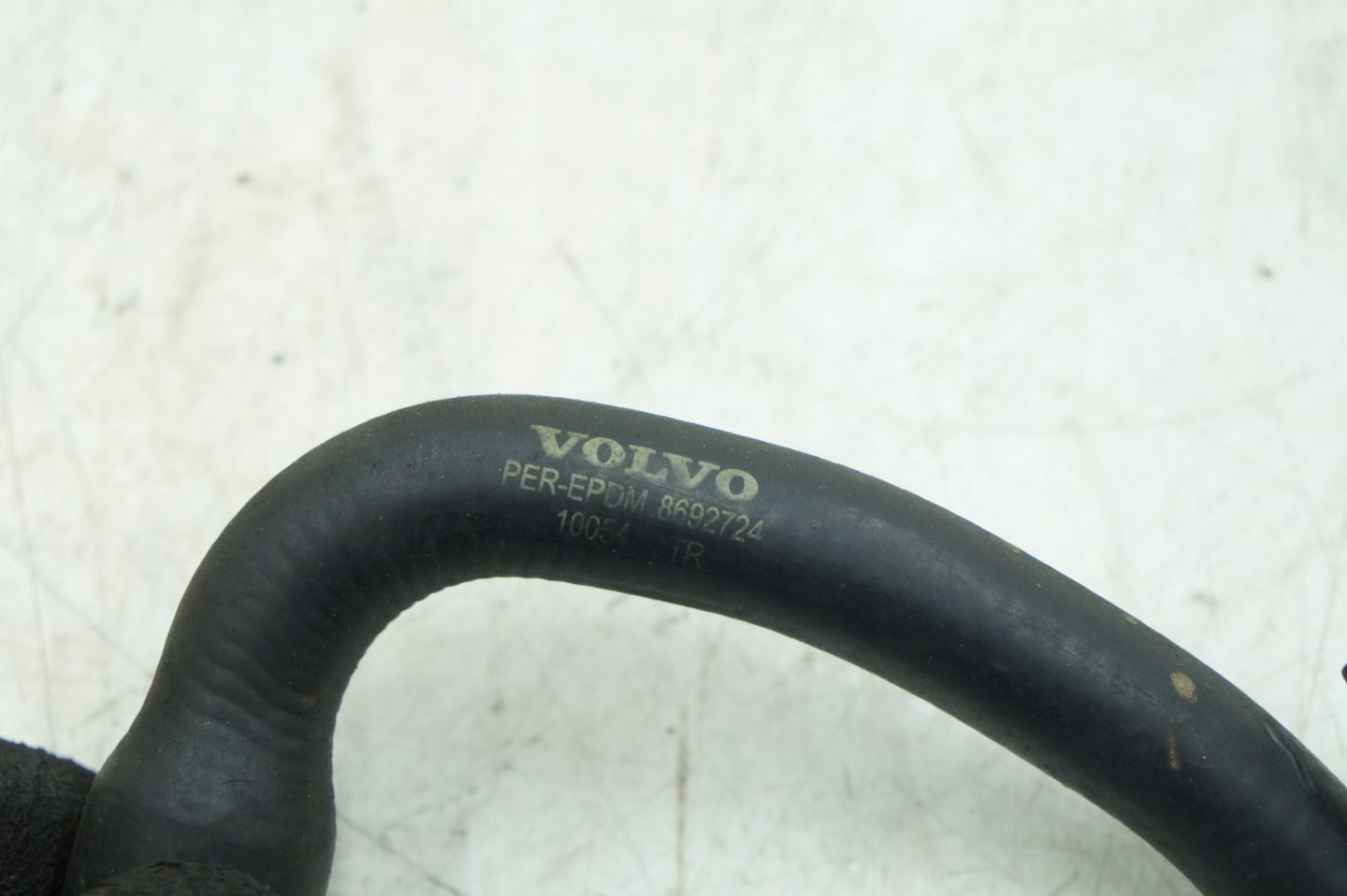 PRZEWÓD WODY VOLVO S60 V70 II D5 C90 2.4 D5 8692724 PODRZEWACZ ODMY RURKA
