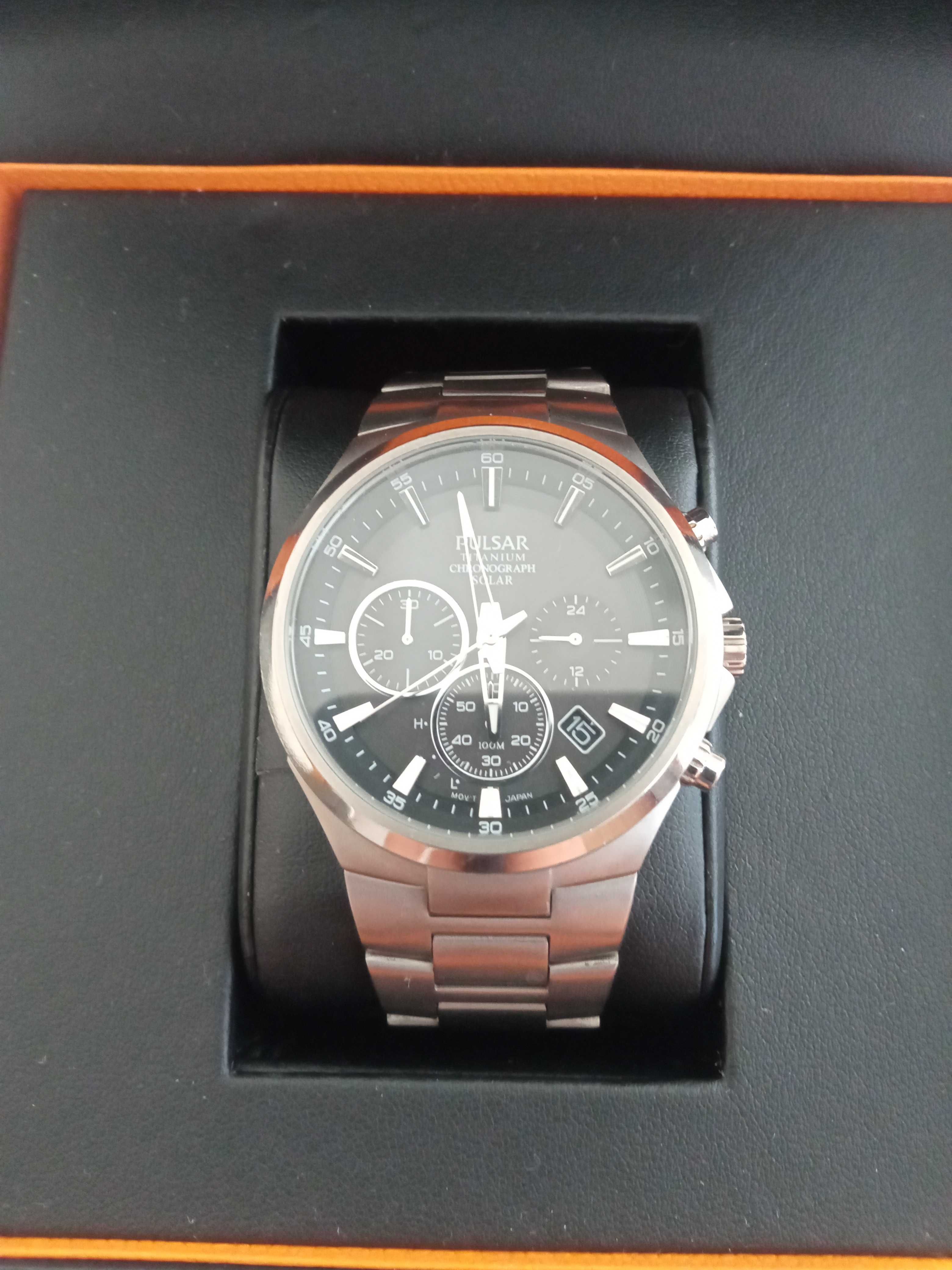 Relógio masculino PULSAR Titanium SOLAR