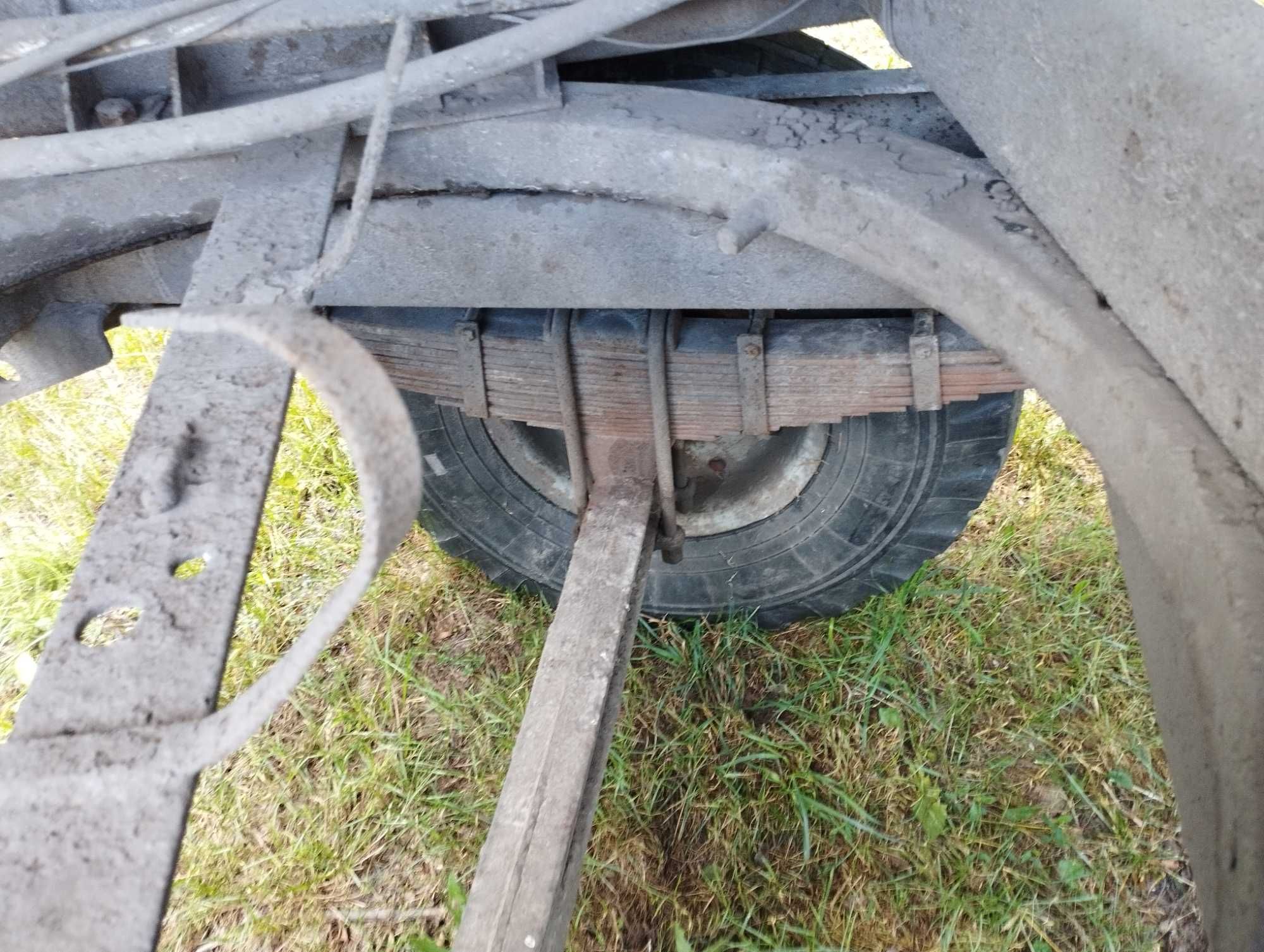 Причіп тракторний 2ПТС-4 на крузі