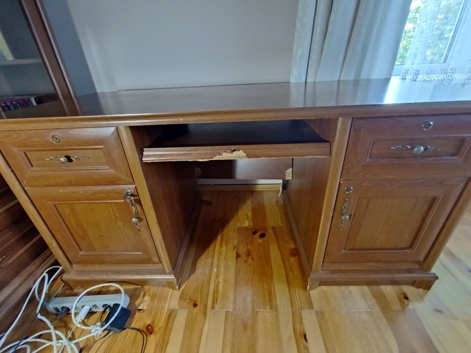 Письмовий стіл від комплекту Соната