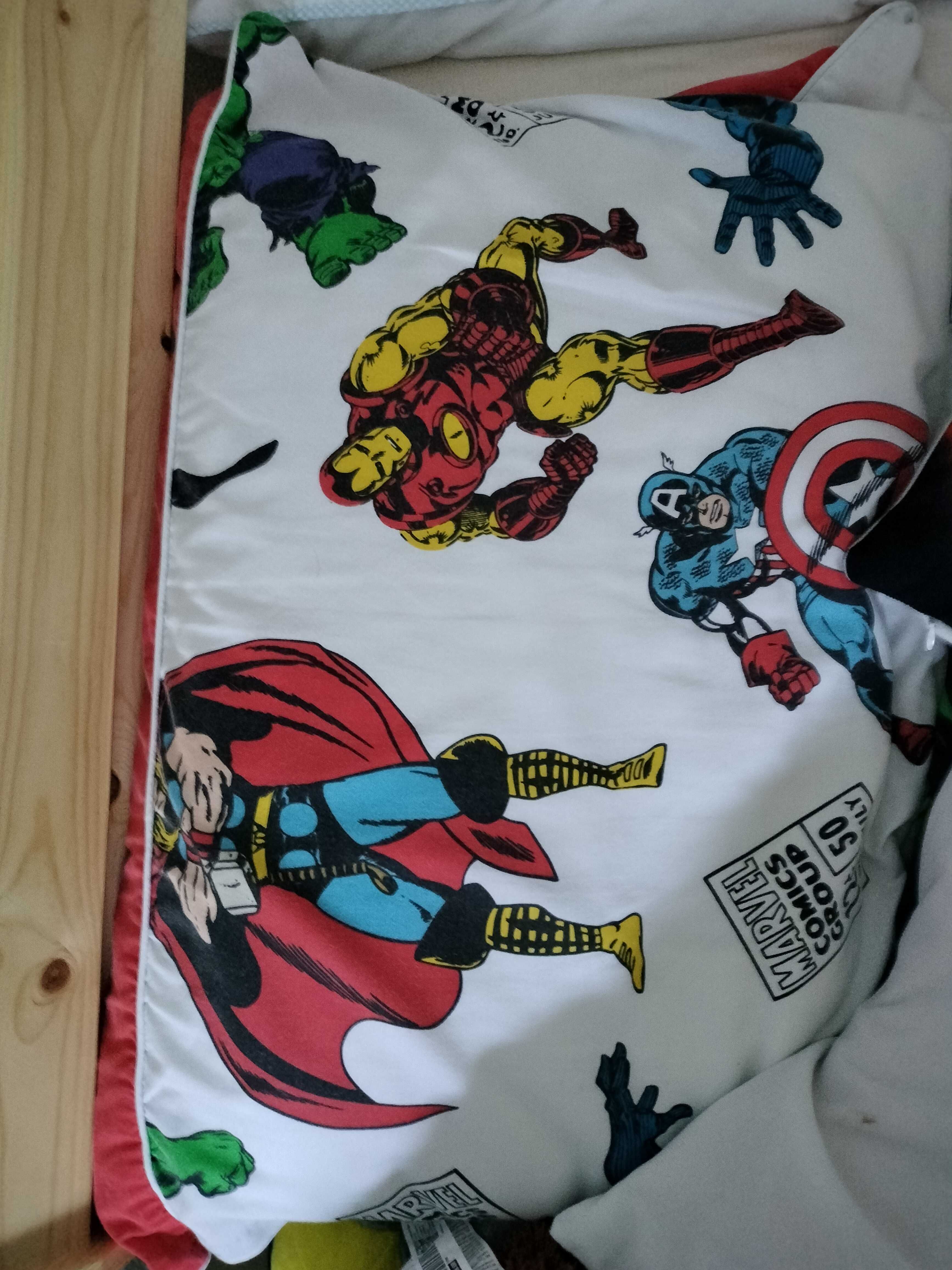 Duas Capas edredão Avengers