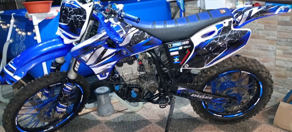 Wr 400F matriculada