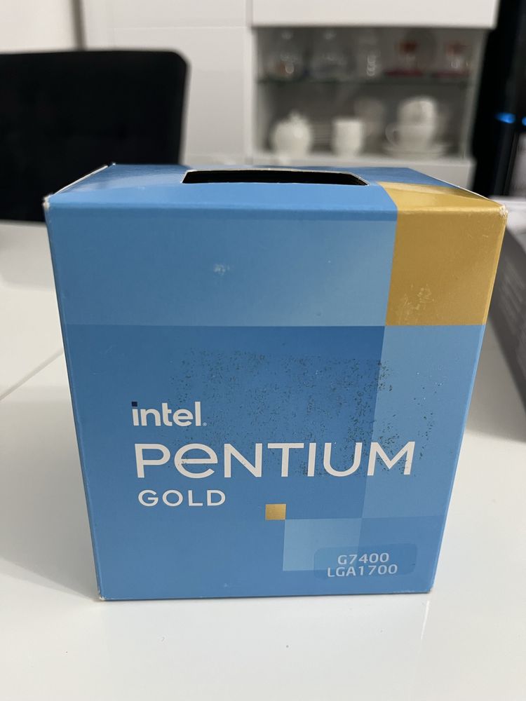 Procesor Intel Pentium G7400