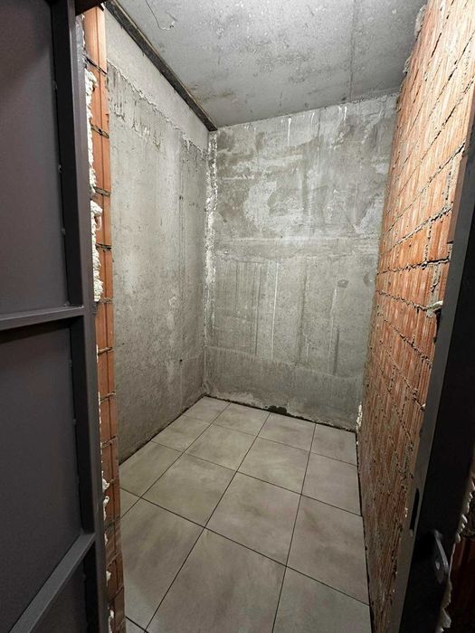 Продам комірку на вул. Шевченка 60 (Семицвіт). 5й корпус. 3,3кв.м.