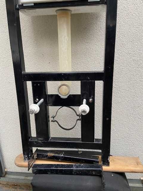 Stelaż podtynkowy do wc.