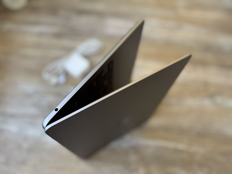 MacBook Air M2 2022 8Gb ssd 250Gb