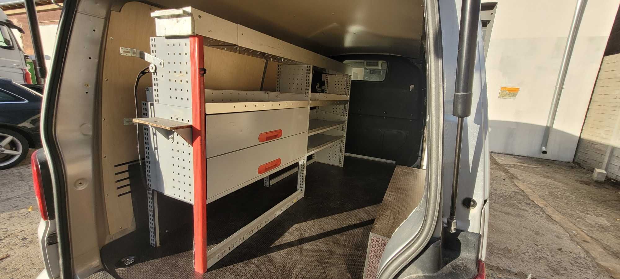 Zabudowa warsztatowa BOTT, regały do busa, regał z szufladami