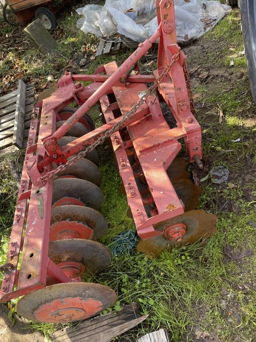 Grade de discos para trator em bom estado