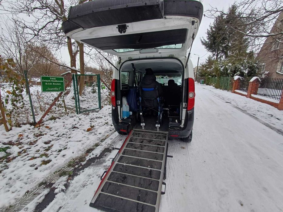 Transport niepełnosprawnych osób Taxi Przewóz na wózku Wrocław