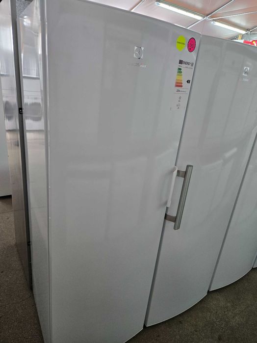 JANKI, ul. Wspólna 6 Zamrażarka Electroux KUT175EWL