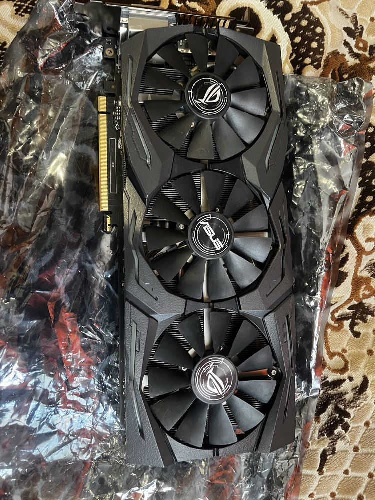Відеокарта Asus-rog-strix-GTX1080TI 11GB