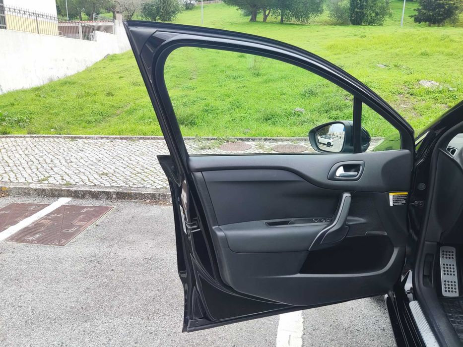 CITROËN DS4 1.6 HDi Diesel 114 cv – 2013 – Automático