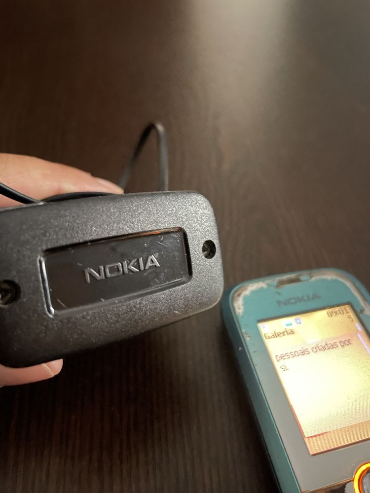 Telemovel Nokia 2600 com carregador original