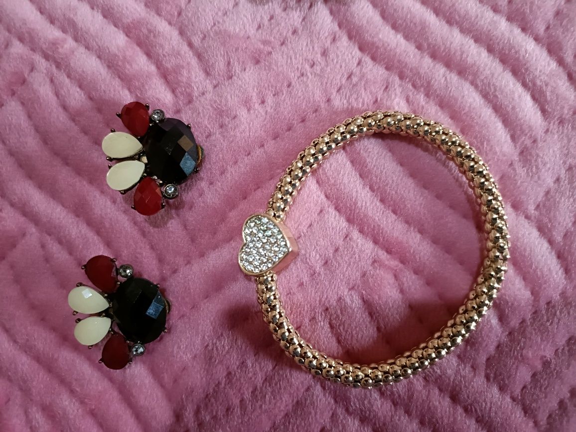 3 pulseiras e brincos